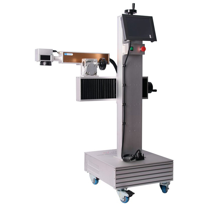 激光噴碼打標機可以穿透油和水直接在PCB的表面形成字符與二維碼